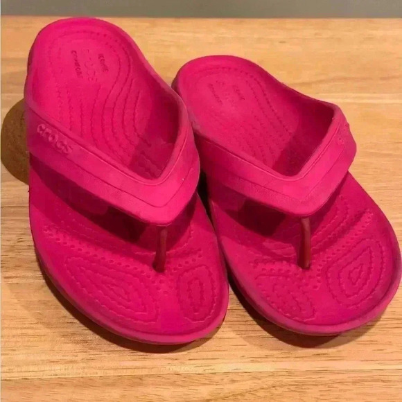 Crocs Iconic Comfort Pink Kids Flip Flops - Size 3 - Picture 1 of 3